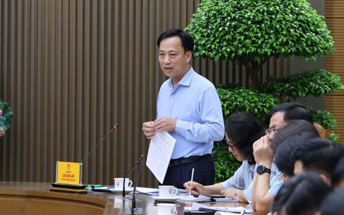 Đồng chí Lại Xuân Lâm, Phó Bí thư Đảng ủy Chính phủ phát biểu tại Hội nghị. Ảnh: VGP/Phương Nguyên