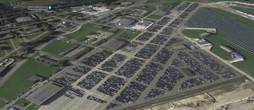 Thiếu chip, hàng nghìn chiếc Mercedes-Benz mới toanh ‘chôn chân’ ở sân bay - Ảnh 3.