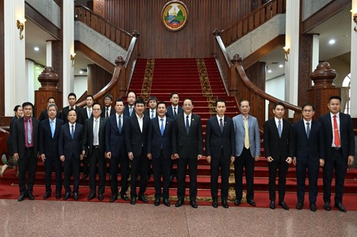 Bộ trưởng Nguyễn Hồng Diên tiếp kiến Thủ tướng Chính phủ Lào Sonexay Siphandone