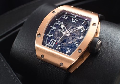 Dong ho Richard Mille RM10 voi 6 nac dieu chinh doc dao hinh anh 2