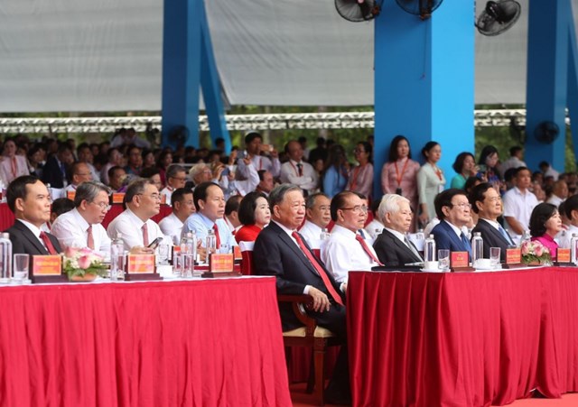Kỷ niệm trọng thể 50 năm Ngày Thành phố Sài Gòn-Gia Định vinh dự mang tên Chủ tịch Hồ Chí Minh
