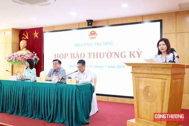 Bộ Công Thương: Hoàn thiện Nghị định mới về kinh doanh xăng dầu, tăng cường điều hành giá, đẩy mạnh phòng chống buôn lậu