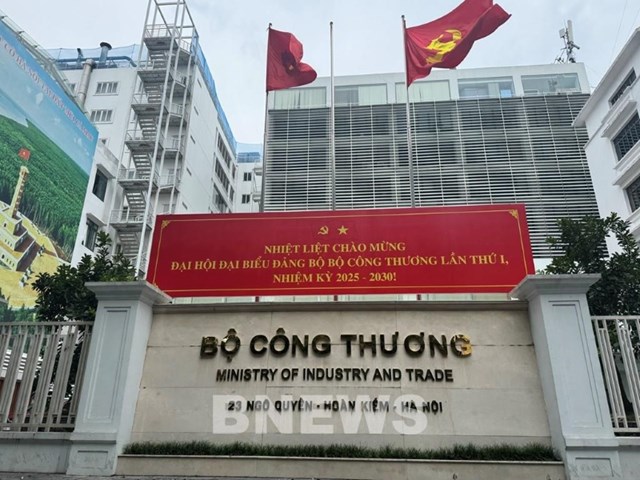 Bộ Công Thương thực hiện 42 nhiệm vụ, quyền hạn về quản lý công nghiệp và thương mại