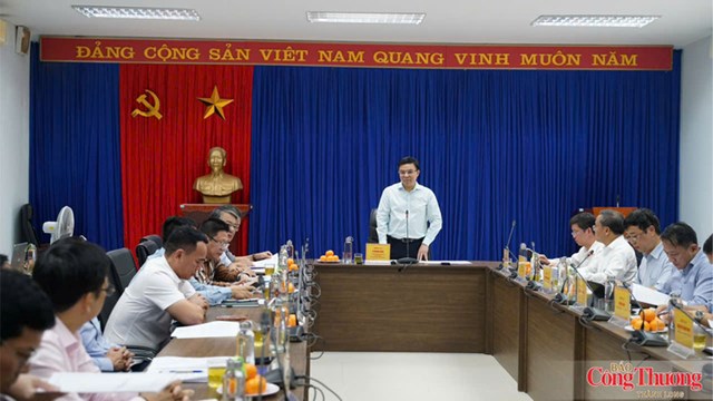 Bộ trưởng Lê Mạnh Hùng chỉ đạo đẩy nhanh tiến độ các dự án tại Trung tâm Điện lực Quảng Trạch