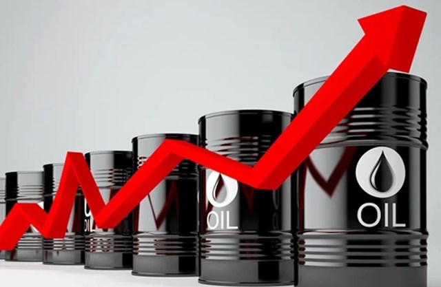 Giá dầu tăng hơn 4% do lo ngại eo biển Hormuz bị phong tỏa
