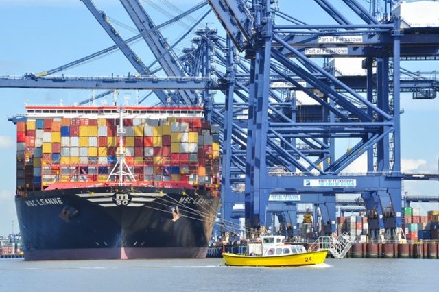 Cước vận tải container nội Á cao kỷ lục