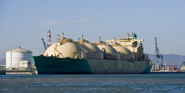 Thị trường LNG: Châu Á tăng mạnh nhập khẩu, châu Âu hụt hơi trong nỗ lực tích trữ