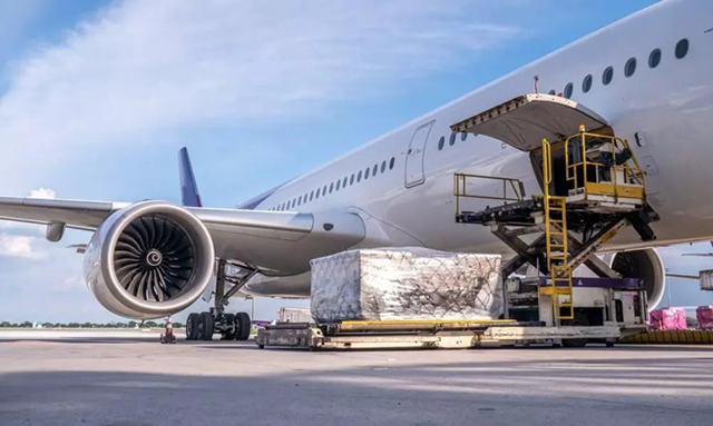 Cước vận tải hàng không toàn cầu tiếp tục giảm trong tuần 27
