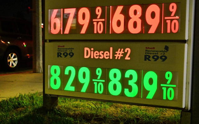Giá dầu diesel toàn cầu khó hạ nhiệt dù Mỹ nới trừng phạt dầu Nga