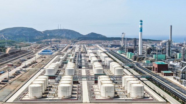 Lượng dầu thô chế biến của Trung Quốc chạm mức thấp nhất gần 4 năm