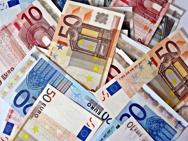 Đồng Euro giảm sau dữ liệu hoạt động kinh doanh