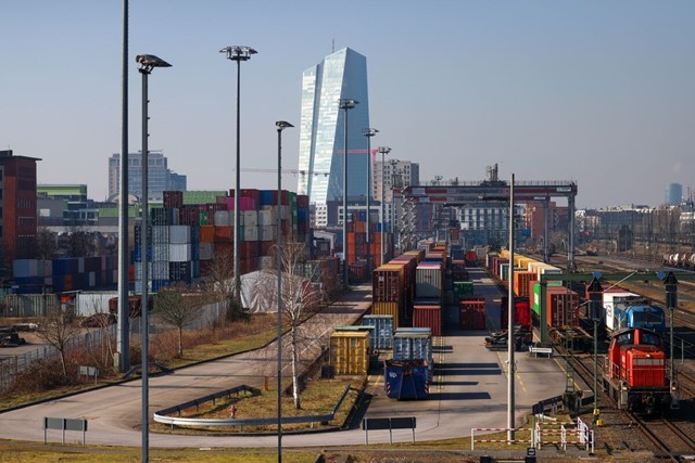 Đức hạ mạnh dự báo tăng trưởng năm 2026 