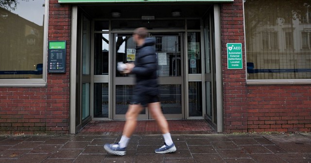 Chính phủ Anh triển khai chương trình tạo việc làm cho thanh niên 