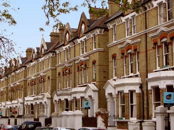 Giá nhà tại Anh tăng mạnh nhất kể từ tháng 10/2025