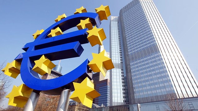 ECB cảnh báo rủi ro lạm phát khi giá năng lượng tăng mạnh
