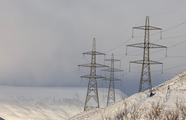 Bão mùa đông ở Mỹ khiến sản lượng dầu giảm 2 triệu thùng/ngày