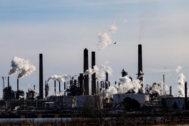 Hoạt động sản xuất Mỹ giảm tháng thứ 10 liên tiếp