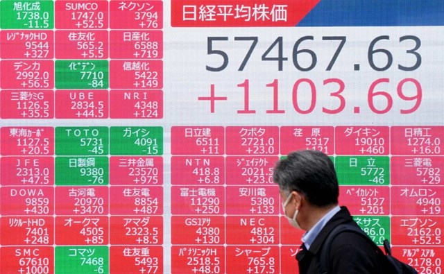 Chỉ số Nikkei của Nhật Bản giảm sau khi lập đỉnh lịch sử