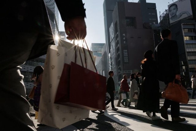 Niềm tin tiêu dùng tại Nhật Bản suy giảm mạnh 