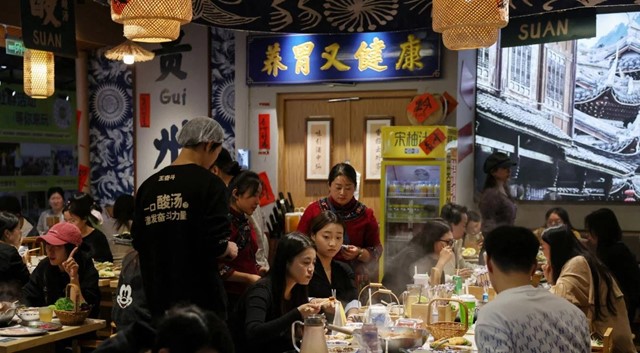 Hoạt động dịch vụ Trung Quốc tăng trong tháng 1/2026