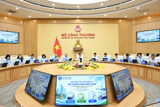 Bộ trưởng Lê Mạnh Hùng làm việc với Cục Xuất nhập khẩu