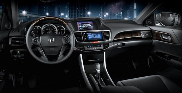 Honda tiếp tục giới thiệu phiên bản Accord 2016