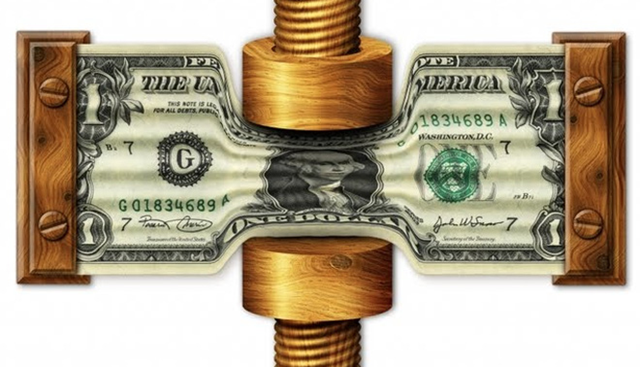 Nguy cơ khủng hoảng và hồi chuông cảnh báo về điểm tới hạn của chính sách tiền tệ