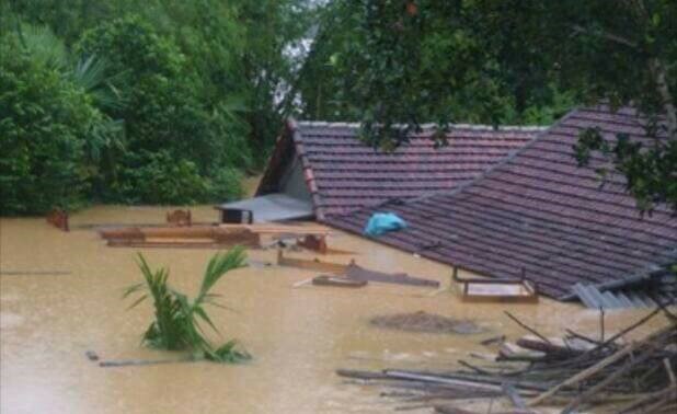 Công điện thượng khẩn: Ứng phó khẩn cấp với mưa lũ tại miền Trung 