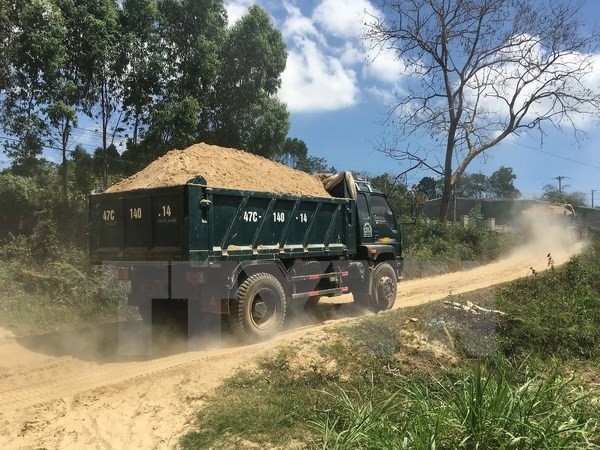 Giá cát tăng cao và nguồn cung khan hiếm, nhiều nhà thầu lo lỗ vốn