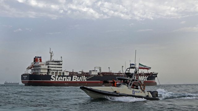 Vì sao giá dầu không leo thang theo xung đột Iran và phương Tây?