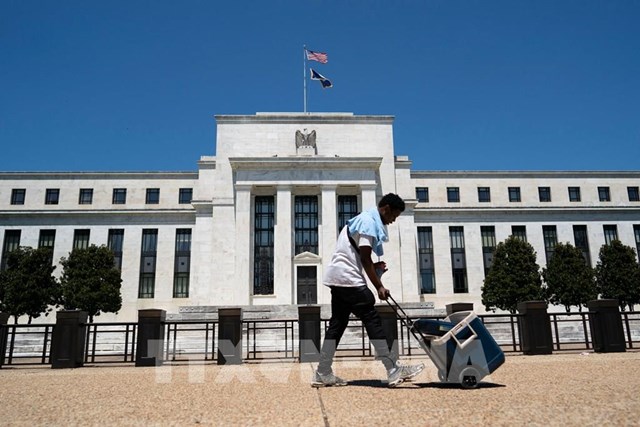 Fed giữ nguyên lãi suất và cảnh báo tác động của COVID-19 tới sự phục hồi kinh tế Mỹ