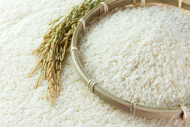 Giá gạo châu Á tuần này vững, Thái Lan bán gần hết số gạo chào bán