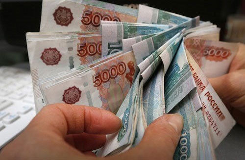 Rúp Nga mất giá mạnh do chiến sự Ukraine bùng phát