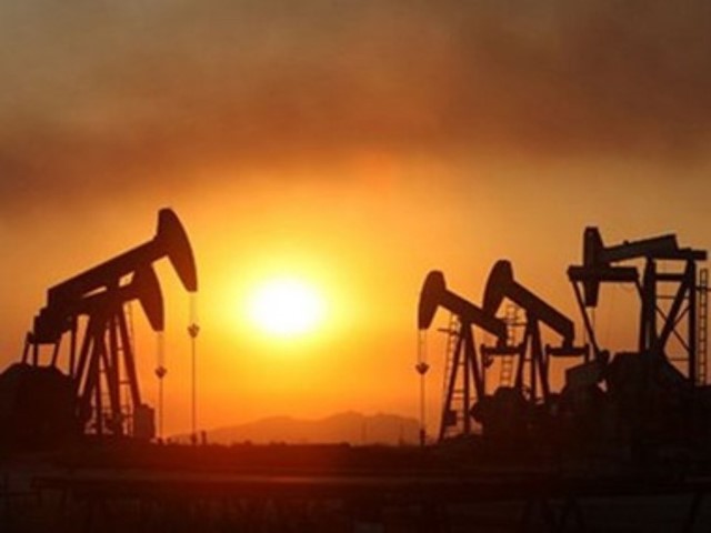 40 triệu thùng dầu của Iran chuẩn bị bơm ra thị trường