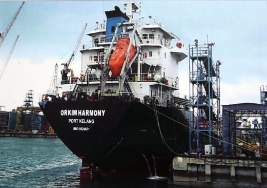 Tàu chở dầu của Malaysia bị cướp biển đưa tới Campuchia