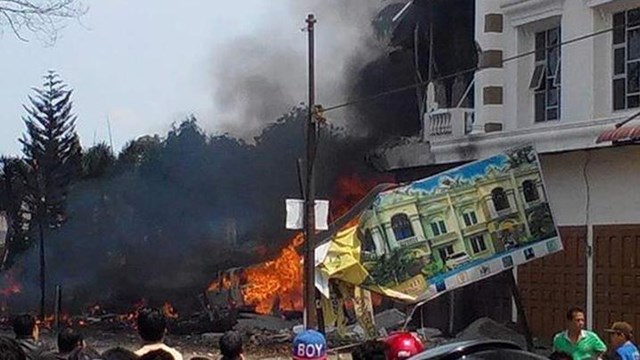 Máy bay quân sự Indonesia lao xuống khu dân cư, ít nhất 30 người thiệt mạng