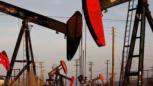Nhìn lại năm nhiều biến động của giá dầu