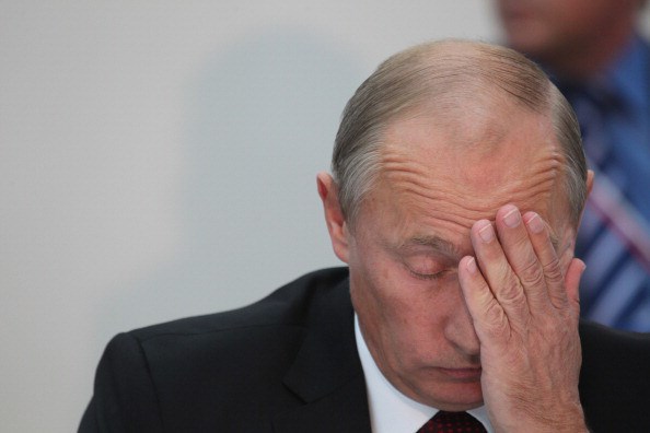 Tổng thống Putin đối mặt bẫy nợ công 42 tỷ USD