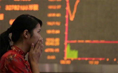 Chứng khoán Trung Quốc giảm hơn 8%, thị trường lại rơi tự do