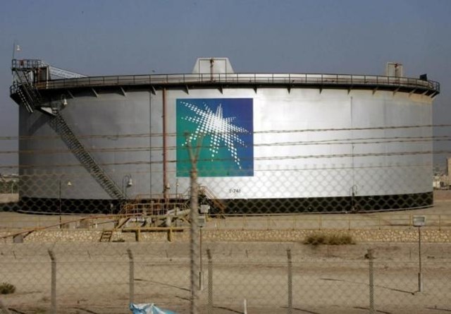 Ả rập Xê út tăng giá dầu bán cho châu Á