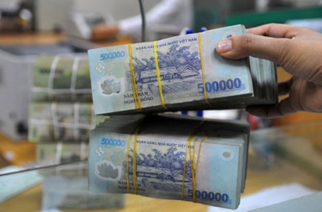 Bloomberg: Việt Nam có thể nới tiếp tỷ giá