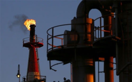 Giá dầu Brent xuống thấp nhất năm