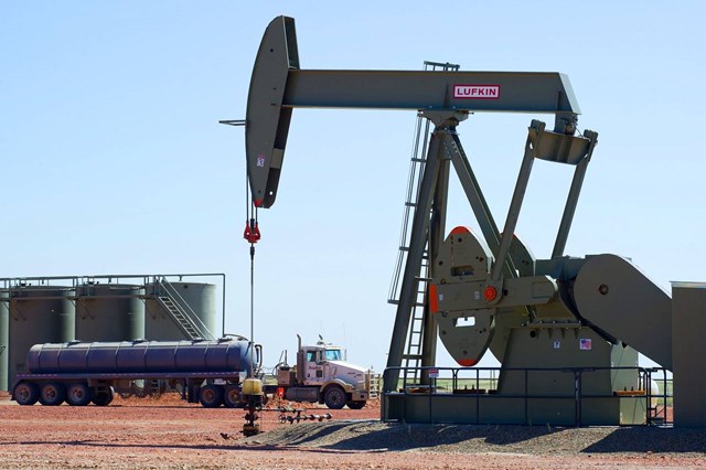 Giá dầu Mỹ tăng vọt sau khi Trung Quốc hạ lãi suất