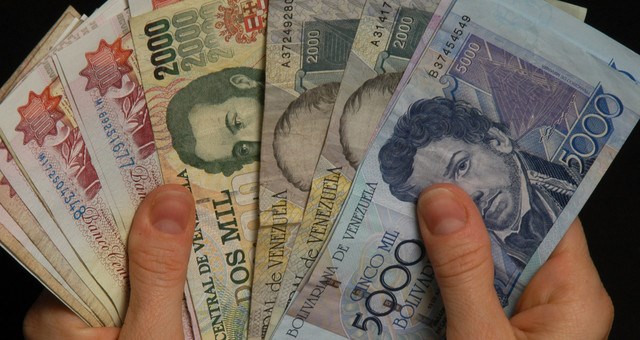 Lạm phát phi mã, Venezuela tăng mệnh giá tiền