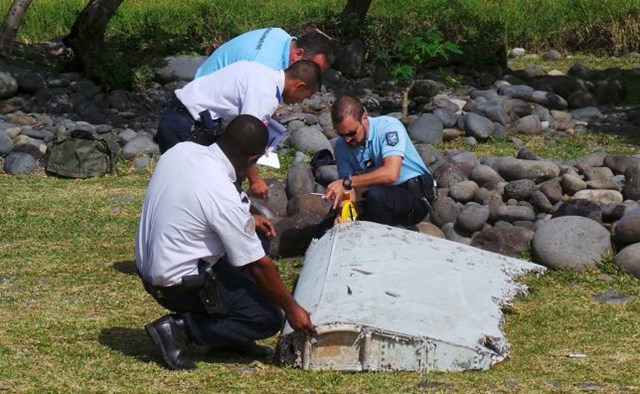 Pháp xác nhận vật thể ở Ấn Độ Dương là xác máy bay MH370