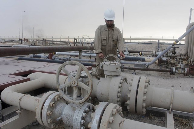 OPEC bất ngờ giảm giá dầu cho châu Á