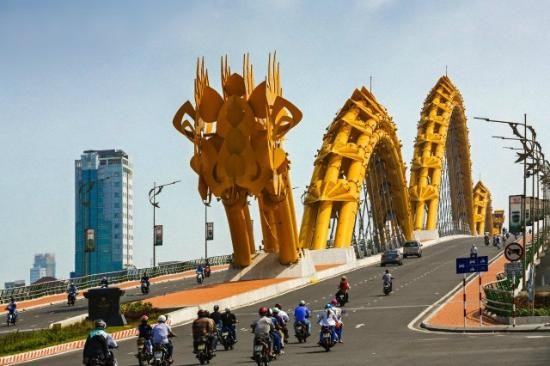 Bloomberg: Việt Nam đứng vững trước bão kinh tế toàn cầu