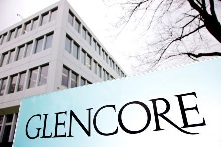Cổ phiếu người khổng lồ khai mỏ Glencore rơi tự do, giá đồng lao dốc