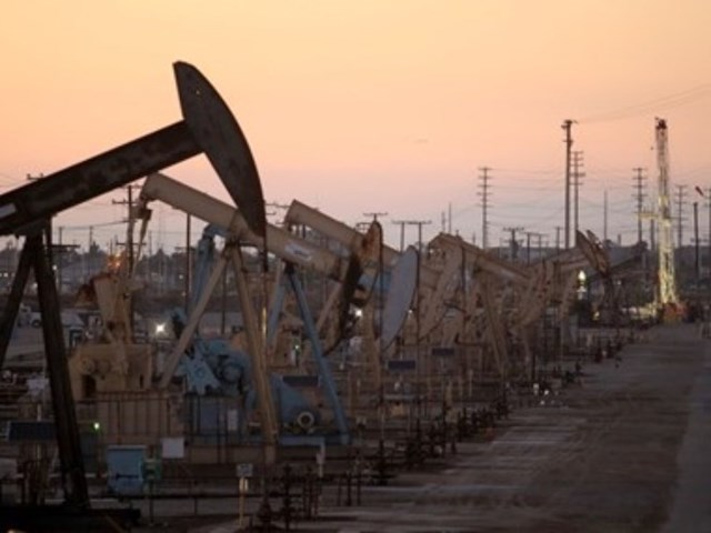 Ả rập Xê út hạ giá bán dầu cho châu Á mạnh nhất gần 4 năm