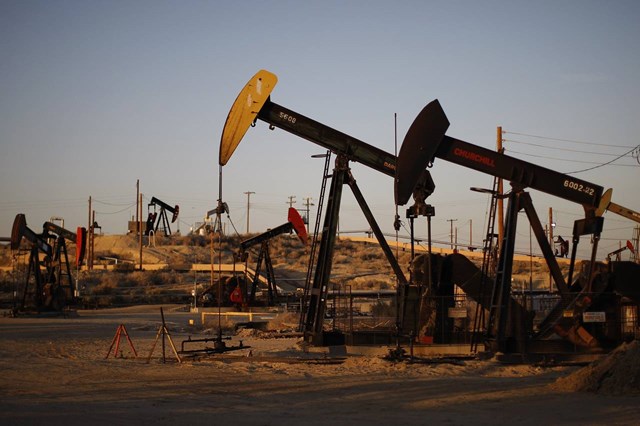 Giá dầu tăng mạnh do chiến sự Syria